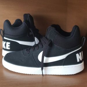 Nike Court Borough Mid Womens Shoe